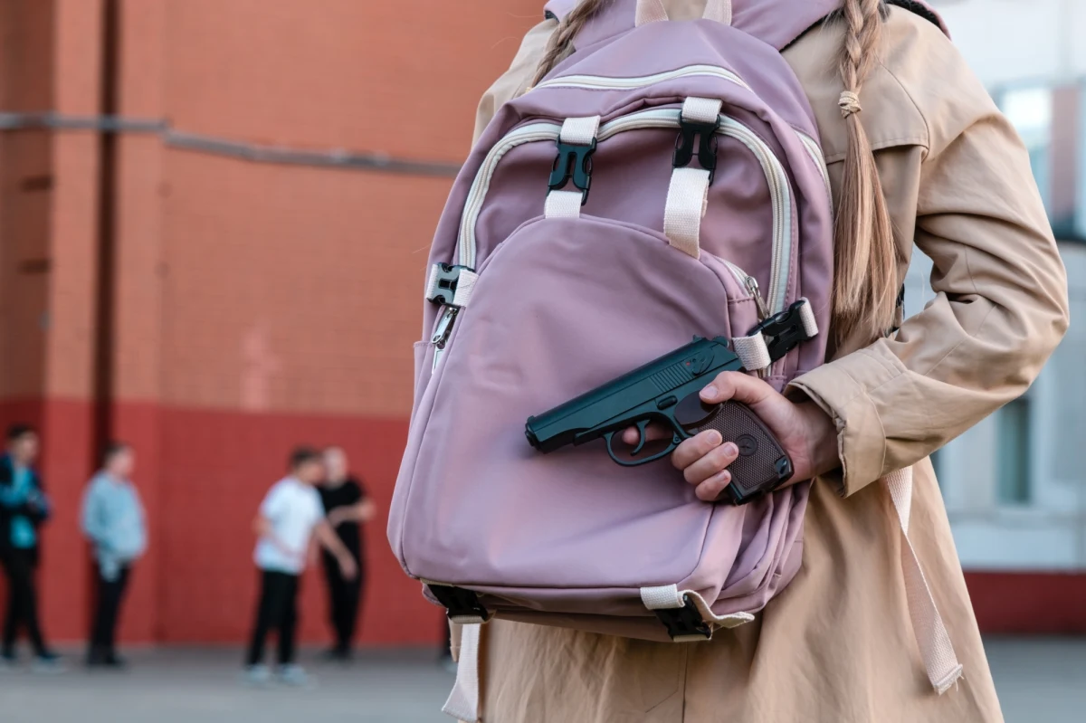 W szkole w Briańsku w Rosji doszło do strzelaniny. Ogień otworzyła jedna z uczennic – jedna osoba zginęła, kilka zostało rannych. Uzbrojona nastolatka popełniła samobójstwo. 