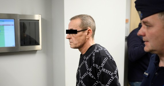 Na kary dożywocia i 25 lat więzienia Sąd Okręgowy w Poznaniu skazał dwóch sprawców brutalnego zabójstwa Dariusza B. w Suchym Lesie. Wyrok nie jest prawomocny.

