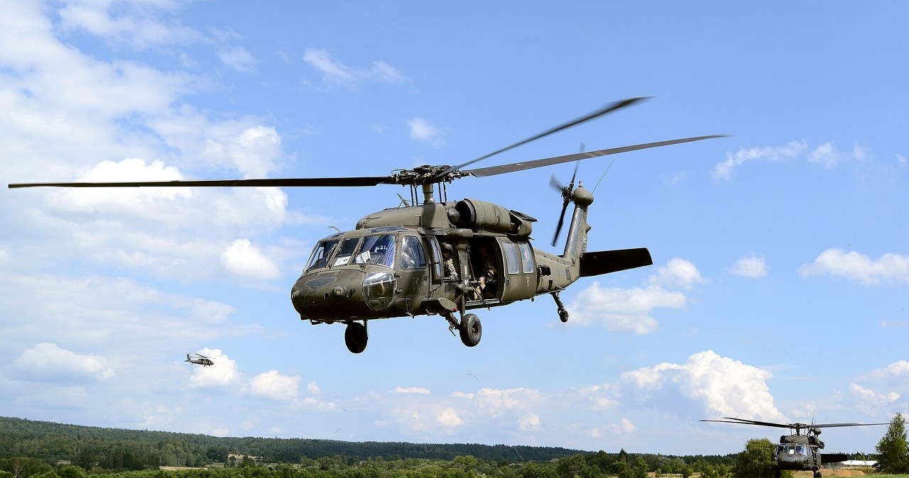 Huk śmigłowców Black Hawk nad Warszawą. Co się dzieje w stolicy?