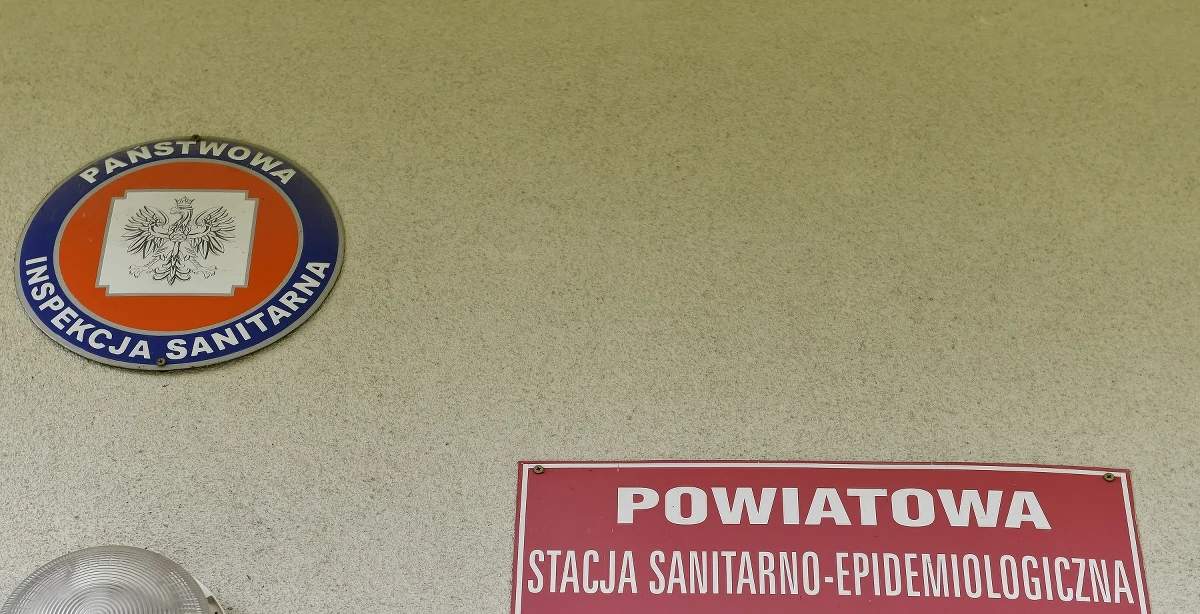 ​Zbiorowe zatrucie pokarmowe w Domu Pomocy Społecznej w podjasielskim Foluszu (woj. podkarpackie). Zachorowało 26 osób, jedna trafiła do szpitala. Sanepid ustala źródło zakażenia.