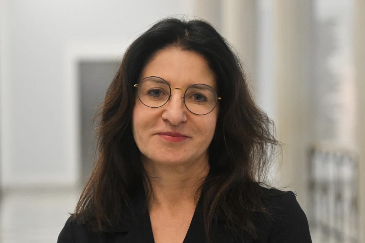 Karolina Bućko została przewodniczącą Państwowej Komisji do spraw przeciwdziałania wykorzystaniu seksualnemu małoletnich poniżej lat 15. Kandydatkę poparli posłowie KO, Trzeciej Drogi i Lewicy. Adwokat wielokrotnie występowała w sądzie, reprezentując ofiary przestępstw seksualnych.