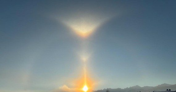 Halo - takie zjawisko optyczne w Zakopanem zaobserwował dzisiaj jeden z naszych słuchaczy  i podesłał nam zdjęcie. Halo może pojawić się wokół Słońca lub Księżyca.
