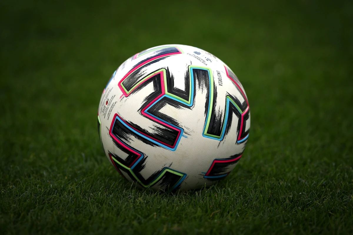 Lech Poznań kontra Pogoń Szczecin - to najciekawsza ćwierćfinałowa para piłkarskiego Pucharu Polski. Do tej fazy rywalizacji dotarło siedem ekstraklasowych klubów. Grono ćwierćfinalistów uzupełnia występująca w  pierwszej lidze Wisła Kraków. Ceremonia losowania odbyła się w siedzibie PZPN. Ćwierćfinaliści powalczą o kolejną rundę na przełomie lutego i marca.