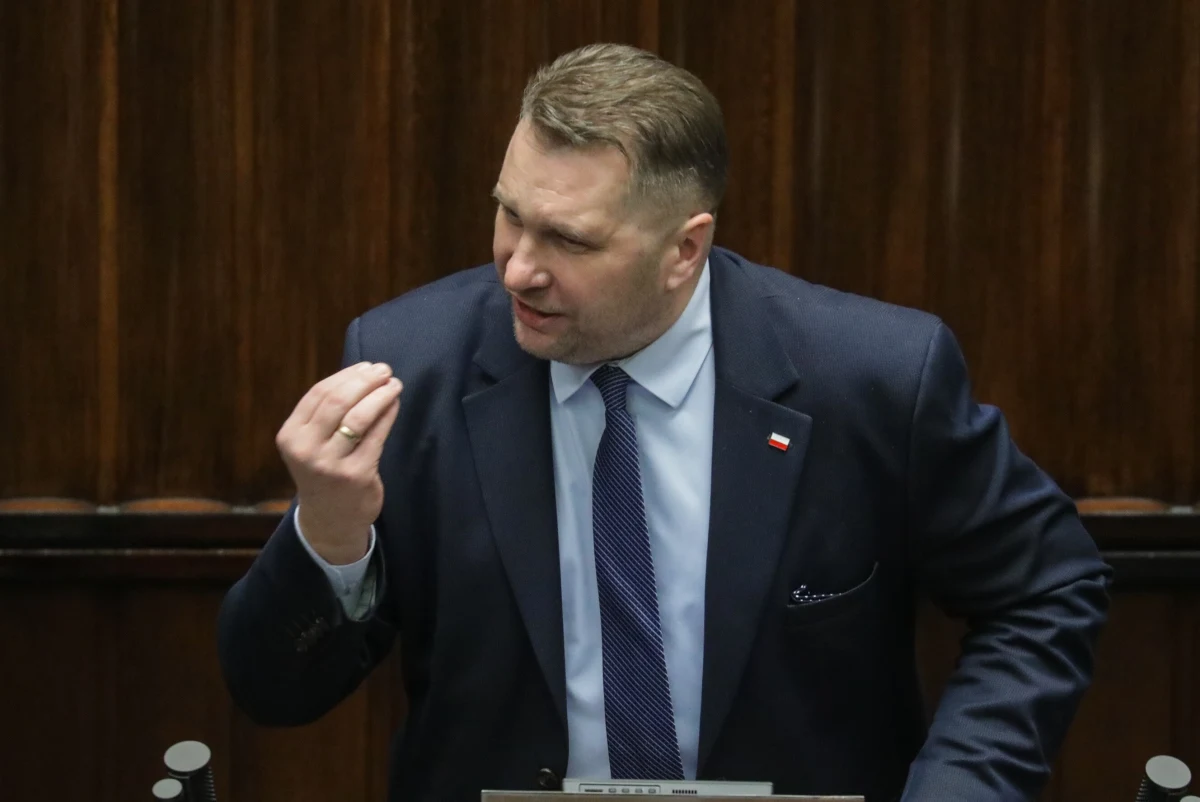 Były prezydent Sopotu Jacek Karnowski i Dariusz Joński z Koalicji Obywatelskiej, a ze strony PiS były minister edukacji Przemysław Czarnek mają zostać kandydatami na członków komisji śledczej ds. wyborów kopertowych - ustalił nieoficjalnie reporter RMF FM Tomasz Skory.