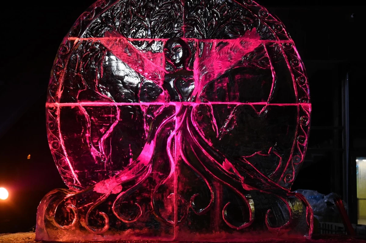 Poznań od piątku stanie się centrum zmagań rzeźbiarzy w lodzie. Udział w tegorocznej edycji Poznań Ice Festival potwierdziło 24 artystów z 9 krajów, w tym z Japonii, Kanady, Filipin, Polski, Czech, Francji, USA, Hiszpanii i z Finlandii.