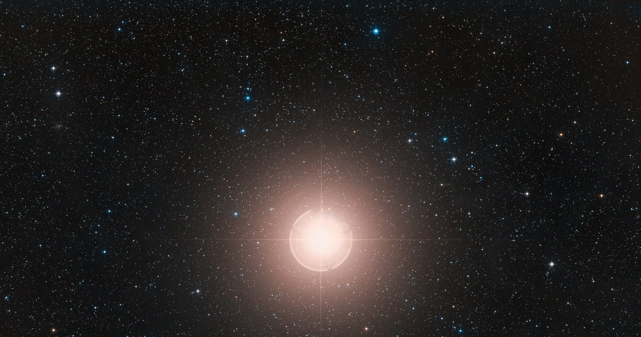 Jedna z najjaśniejszych gwiazd na niebie ma towarzysza. Przełomowe odkrycie