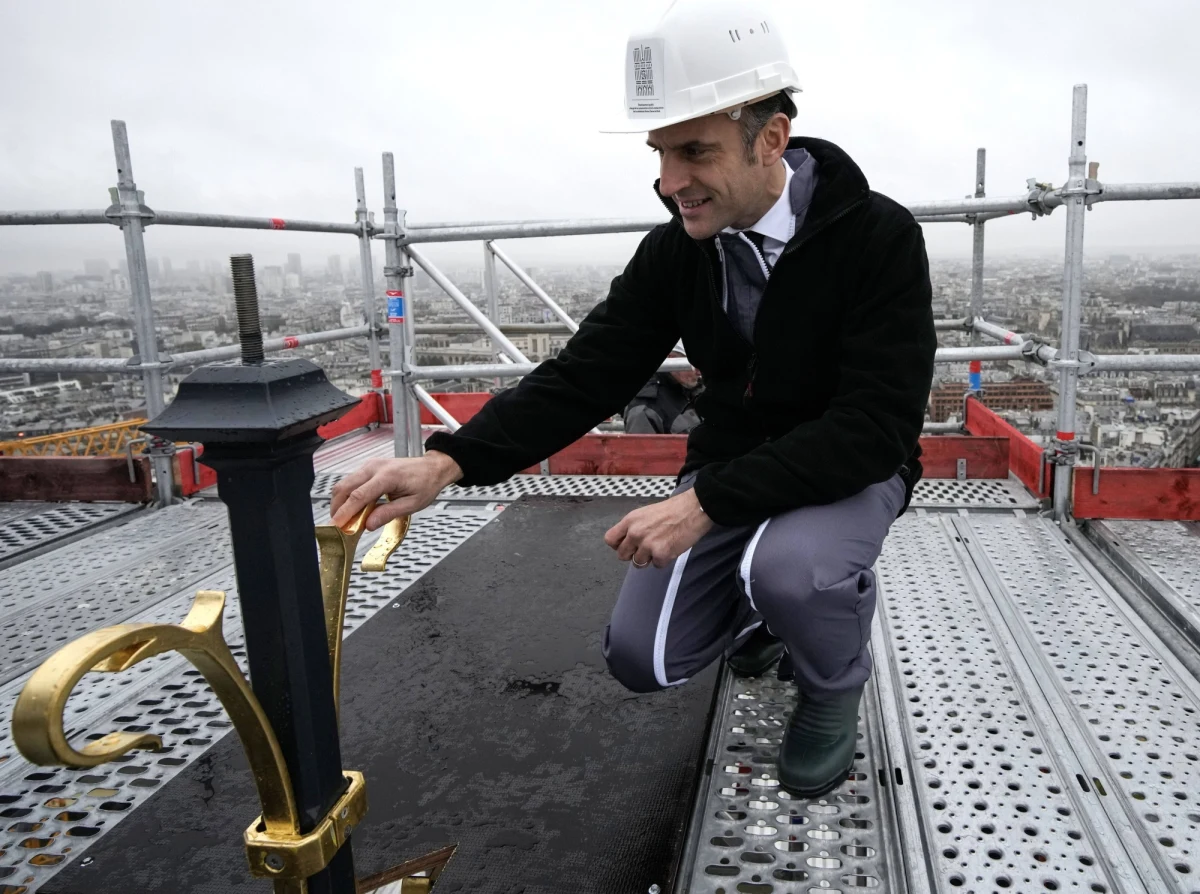 Zniszczona w pożarze w 2019 r. paryska katedra Notre Dame zostanie ponownie otwarta za rok - 8 grudnia 2024 r. - a do udziału w uroczystości prezydent Francji Emmanuel Macron zaprosił papieża Franciszka.