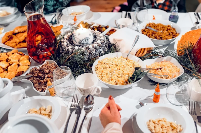 Dlaczego 12 potraw? Poznaj sekret Wigilii i zaskocz bliskich