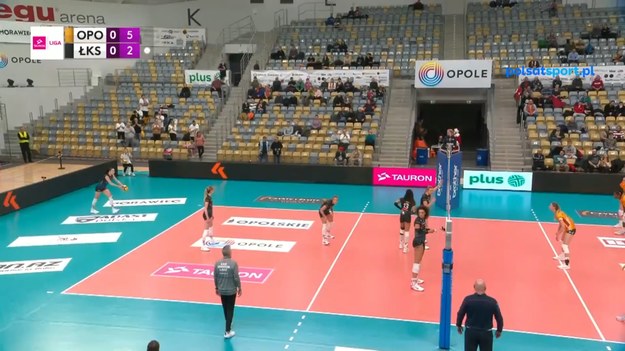 Skrót meczu UNI Opole – ŁKS Commercecon Łódź 0:3 (25:27, 30:32, 22:25) - siatkówka; Tauron Liga, 10. kolejka.

