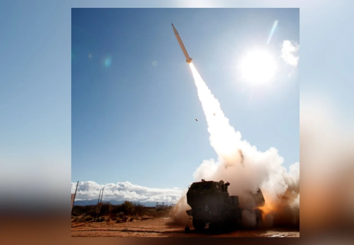 Nowe pociski o zasięgu 500 km - mające w przyszłości zastąpić wystrzeliwane z systemów HIMARS rakiety ATACMS - zaczęły wchodzić na wyposażenie sił lądowych USA (US Army). Precision Strike Missile (PrSM) mają zasięg 500 km, a w grę wchodzi zwiększenie donośności pocisków nawet do 1000 km.