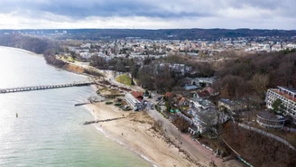 Tragedia w Gdyni. Na plaży znaleziono ciało kobiety