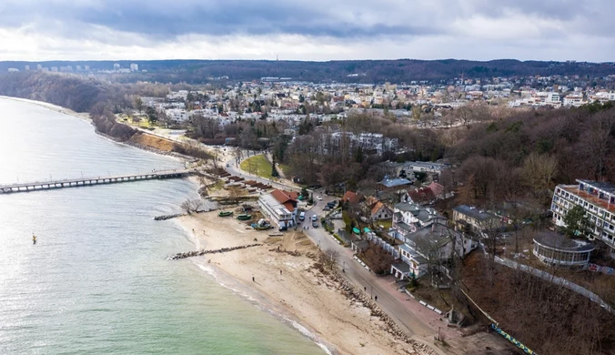 Tragedia w Gdyni. Na plaży znaleziono ciało kobiety