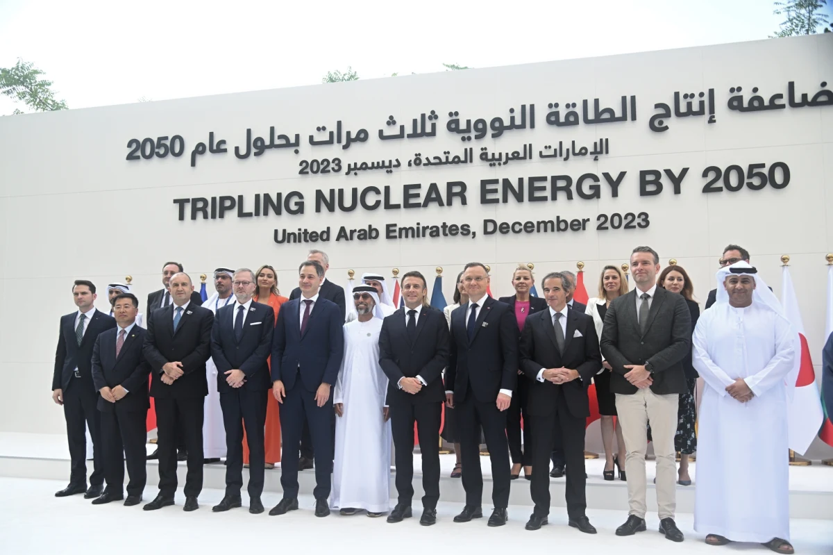 Szczyt klimatyczny COP28, który odbywa się właśnie w Dubaju ma dać odpowiedź na pytanie, czy największe kraje świata zaczną wycofywać się z użycia paliw kopalnych. Stawką jest zapobieżenie najgorszym skutkom zmian klimatycznych, jakie mogą niedługo dotknąć planetę. Kluczowym graczem szczytu są Chiny, których przedstawiciel Xie Zhenhua przyznaje, że negocjacje są wyjątkowo trudne, a szanse na końcowy sukces - minimalne. Tym bardziej, że twarde veto w tej sprawie stawia OPEC.