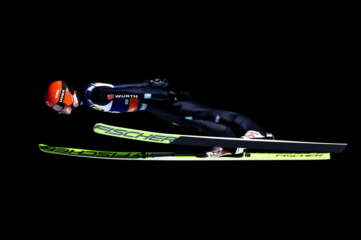 Piotr Żyła zajął 22. miejsce, a Dawid Kubacki był 28. w konkursie Pucharu Świata w skokach narciarskich w Klingenthal. Wygrał Niemiec Karl Geiger. Na podium stanęli też Szwajcar Gregor Deschwanden i Niemiec Andreas Wellinger.
