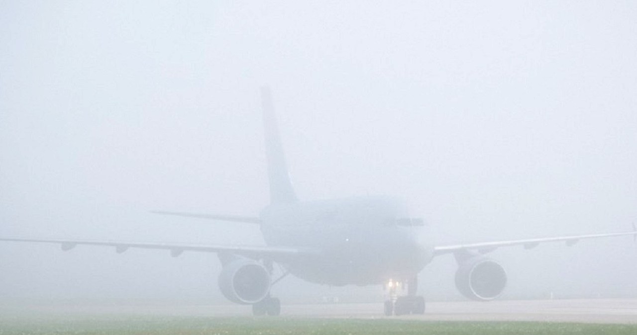 Koniec opóźnień w Krakowie. Lotnisko Balice walczy z mgłą nowym systemem