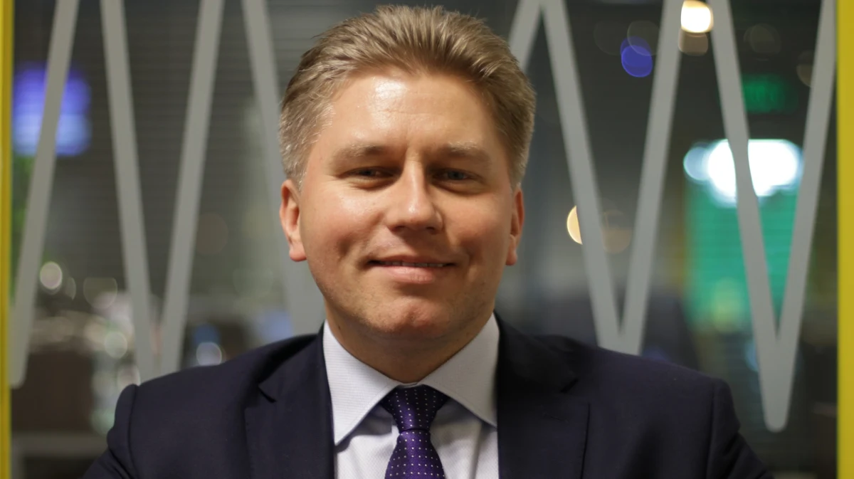 "Apeluję o to, żeby nie okazywać pogardy wyborcom PiS-u. Można rozliczać twardo funkcjonariuszy PiS-u, nie okazując pogardy ich wyborcom" - mówił w Popołudniowej rozmowie w RMF FM prof. Marcin Matczak - prawnik z Uniwersytetu Warszawskiego. "Jeżeli rząd chce skłócać Polaków (takim przykładem był rząd PiS-u) albo nie dostrzega różnorodności, która w Polsce występuje (przykładem był poprzedni rząd PO-PSL) to nie trwa bardzo długo" - ostrzegał. 