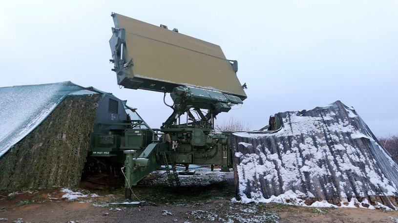 Siły Zbrojne Ukrainy pochwaliły się uruchomieniem rodzimej produkcji stacji radarowej 80K6KC1 "Phoenix-1", która będzie mogła namierzać nadlatujące z ogromnej odległości rosyjskie pociski.
