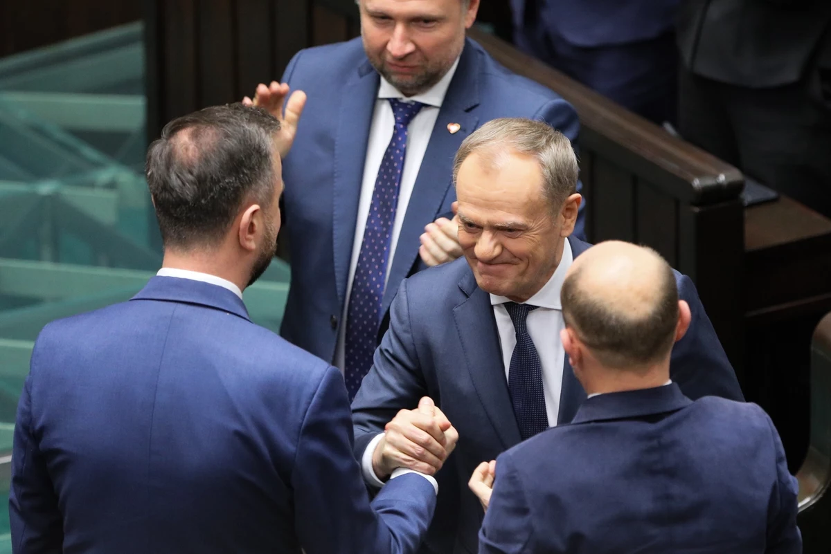 Znamy pełny skład rządu Donalda Tuska. Nowych ministrów oficjalnie przedstawił Tusk podczas wtorkowego expose. Tego dnia do marszałka Sejmu Szymona Hołowni wpłynął wniosek Donalda Tuska o wybór składu Rady Ministrów.