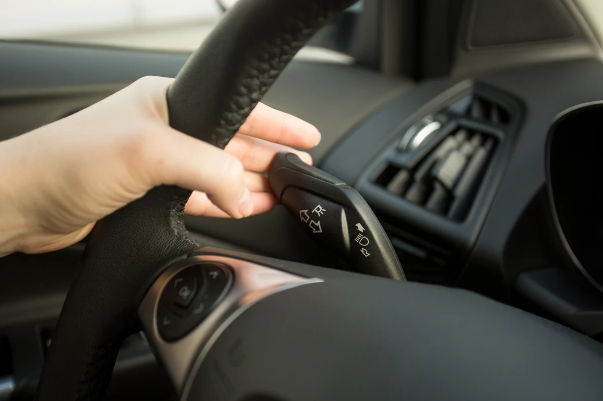 Około 1,5 promila alkoholu w organizmie miał 39-letni kierowca opla, który w Krośnie potrącił przechodzącą przez jezdnię 16-latkę. Dziewczyna z obrażeniami ciała trafiła do krośnieńskiego szpitala. Jej życiu nie zagraża niebezpieczeństwo, a kierujący stracił prawo jazdy.