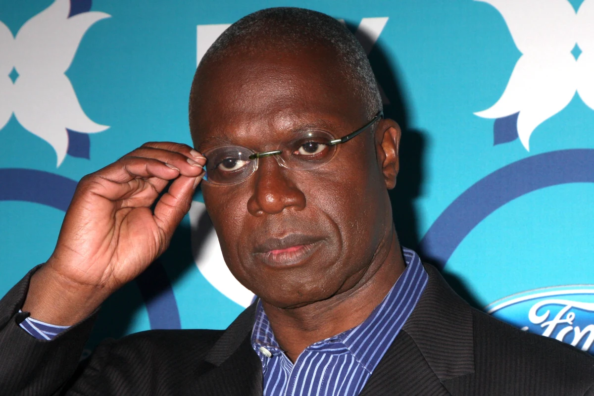 W wieku 61 lat zmarł Andre Braugher, amerykański aktor znany z ról w serialach takich jak „Brooklyn 9-9” czy „Wydział zabójstw Baltimore”. Jego rzecznik przekazał, że Braugher zmarł w poniedziałek po krótkiej chorobie.