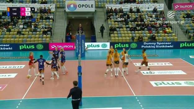 Skrót meczu 11. kolejki TAURON Ligi UNI Opole - Grupa Azoty Akademia Tarnów 3:0 (25:16, 25:18, 25:16).

