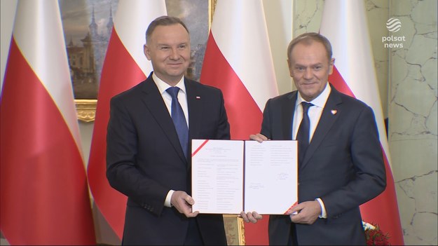 Nowy rząd Donalda Tuska zaprzysiężony przez prezydenta Andrzeja Dudę. Uroczystość miała miejsce w Pałacu Prezydenckim w Warszawie. Wcześniej, we wtorek późnym wieczorem, nowa Rada Ministrów uzyskała wotum zaufania ze strony Sejmu. 