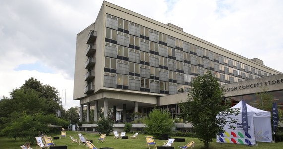 Biuro Projektów Lewicki i Łatak wygrało konkurs na koncepcję architektoniczną przebudowy dawnego hotelu Cracovia. W budynku ma powstać Muzeum Architektury i Designu. 