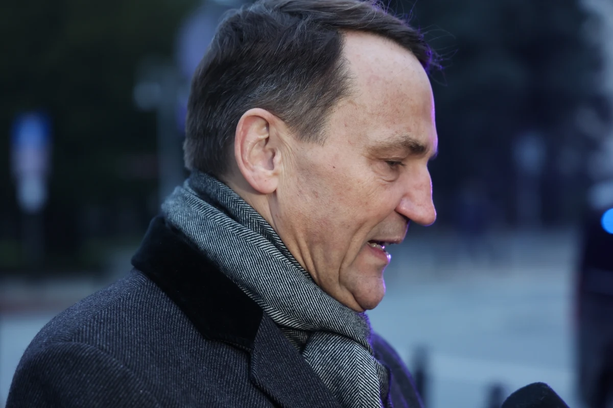 Premier Donald Tusk oraz minister spraw zagranicznych Radosław Sikorski mogą wkrótce otrzymać zaproszenia do złożenia oficjalnych wizyt w Waszyngtonie - dowiedział się amerykański korespondent RMF FM Paweł Żuchowski.