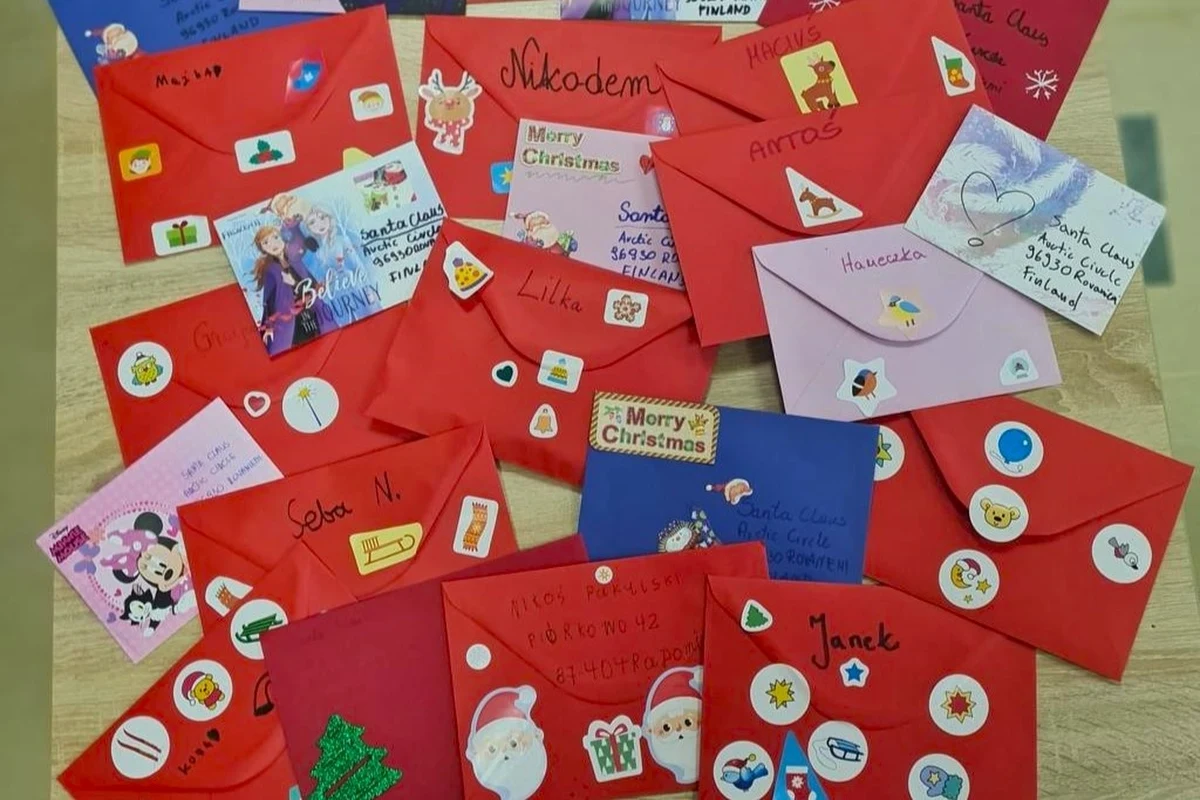 Zebrali listy od dzieci walczących z nowotworem i dostarczyli je św. Mikołajowi w Rovaniemi, na dalekiej północy Finlandii. Żołnierze z Wielonarodowego Korpusu Północno-Wschodniego NATO pojechali do Finlandii ze specjalna misją. Sierżant Łukasz Agaś i starszy szeregowy specjalista Łukasz Chlebowski nie wrócili z pustymi rękoma. Przywieźli dzieciom podarki.