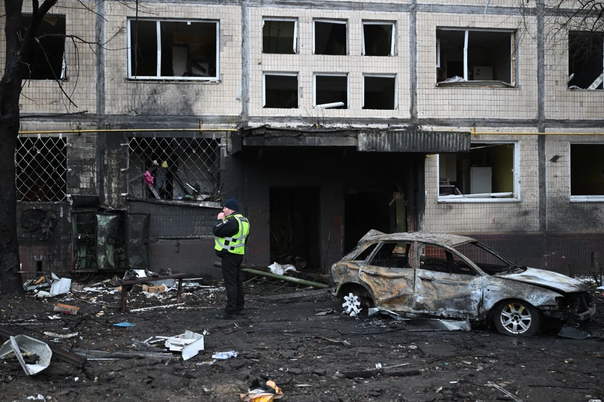 Sposób przeprowadzenia przez wojska rosyjskie ostatniego ataku na Kijów, dokonanego w nocy z wtorku na środę, dowodzi, że wróg zmienił taktykę. Rosjanie uznali, że pociski manewrujące starego typu nie są skuteczne, dlatego zaczęli wykorzystywać na większą skalę rakiety balistyczne Iskander - uważa generał Mykoła Małomuż, były szef Służby Wywiadu Zagranicznego Ukrainy.