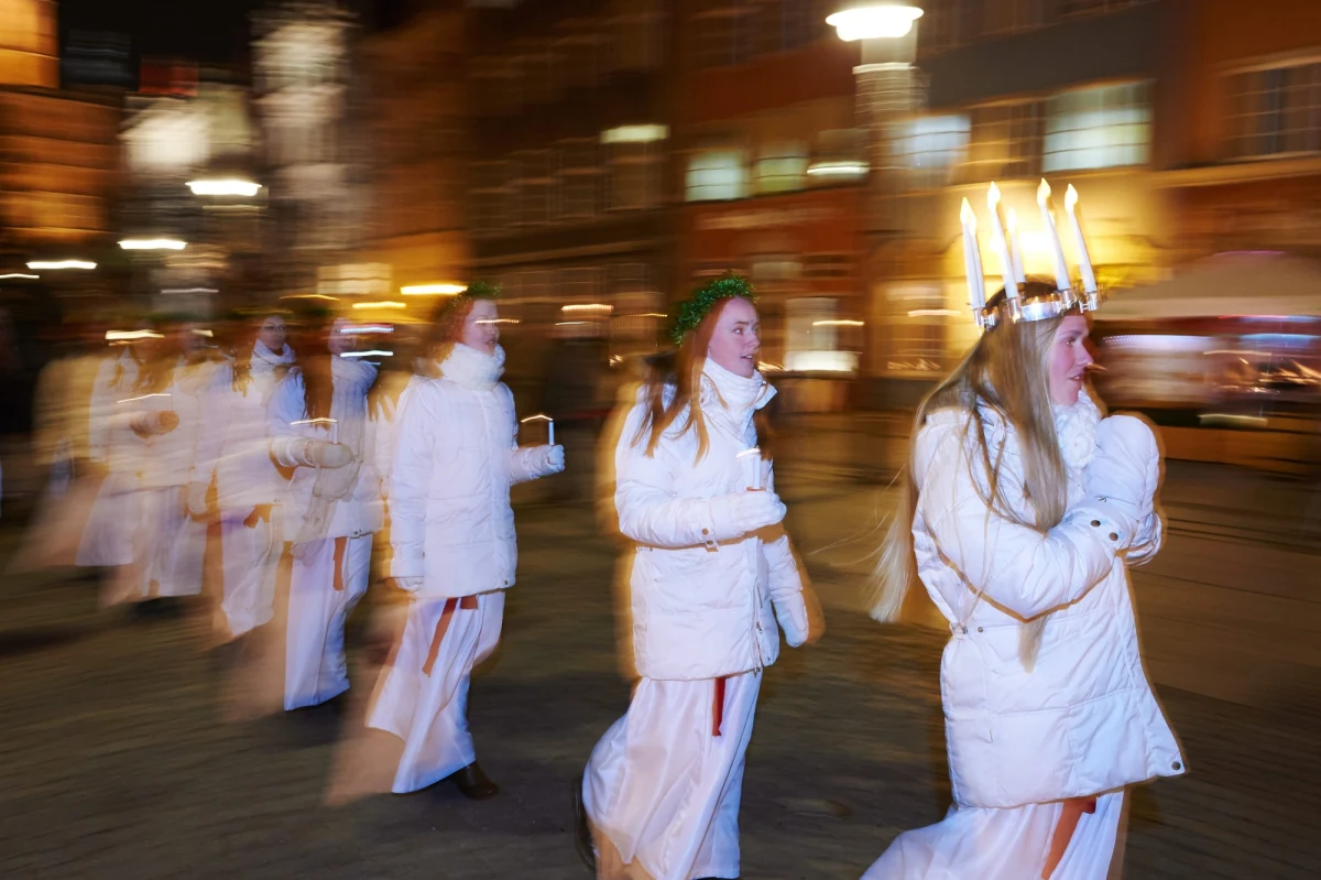 Dzisiaj dzień świętej Łucji, święto nieco zapomniane, ale kiedyś na Podhalu niezwykle ważne. Wiązało się z nim wiele zwyczajów, wierzeń, rytuałów, a nawet wróżb. Górale tak w nie wierzyli, że często bali się nawet zasypiać, by jakieś zło ich nie dopadło - opowiada znany podhalański muzyk i znawca góralskich tradycji Krzysztof Trebunia Tutka w rozmowie z Maciejem Pałahickim. 