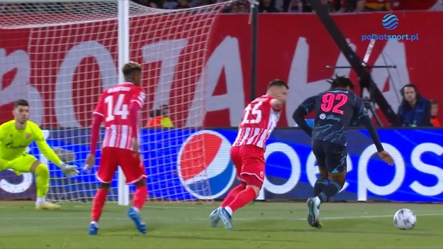 Skrót meczu Liga Mistrzów. Crvena Zvezda - Manchester City 2-3.

Bramki: 76. Hwang In-beom (Bukari), 90+1. Katai (Hwang In-beom) – 20. Hamilton (Lewis), 62. Bobb (Lewis), 85. K. Phillips (kar.)


Pełne prawa do transmisji Ligi Mistrzów w sezonie 2023/24 w Polsce posiada Grupa Polsat, która pokazuje rozgrywki od sezonu 2018/2019. Transmisje Ligi Mistrzów można oglądać w tv na kanałach Polsat Sport Premium. Mecze Ligi Mistrzów można obejrzeć również online live stream na  Polsat BOX Go   Oglądaj wygodnie gdziekolwiek chcesz: na komputerze, na tablecie, na smartfonie, na Smart TV. Relacje i wyniki meczów na  sport.interia.pl 
W tekście zawarto link serwisu partnerskiego
