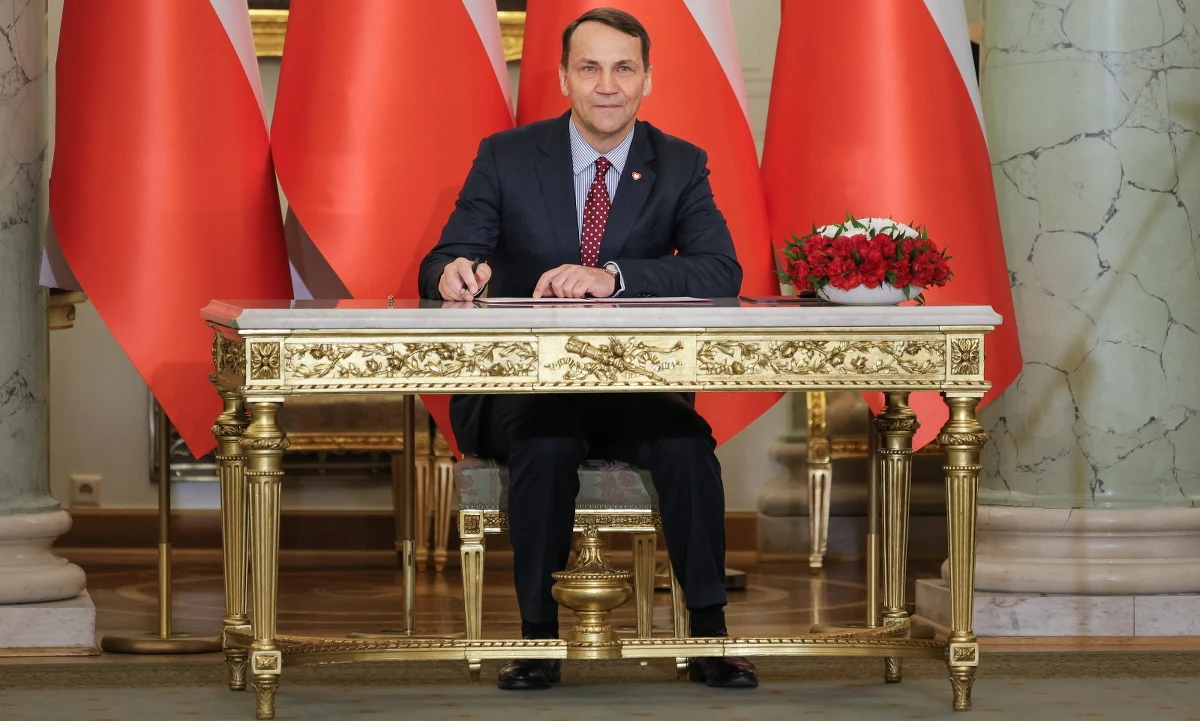 Radosław Sikorski na początku 2024 roku przyjedzie do Waszyngtonu - potwierdzają się informacje RMF FM. Sekretarz stanu USA Antony Blinken rozmawiał dziś przez telefon z nowym polskim ministrem spraw zagranicznych.