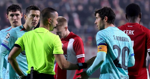 Barcelona, z Robertem Lewandowski w wyjściowym składzie, przegrała na wyjeździe z Antwerpią 2:3 w ostatniej kolejce fazy grupowej piłkarskiej Ligi Mistrzów. "Duma Katalonii" już wcześniej awansowała do 1/8 finału. W środę stawkę uzupełniły Paris Saint-Germain i FC Porto.