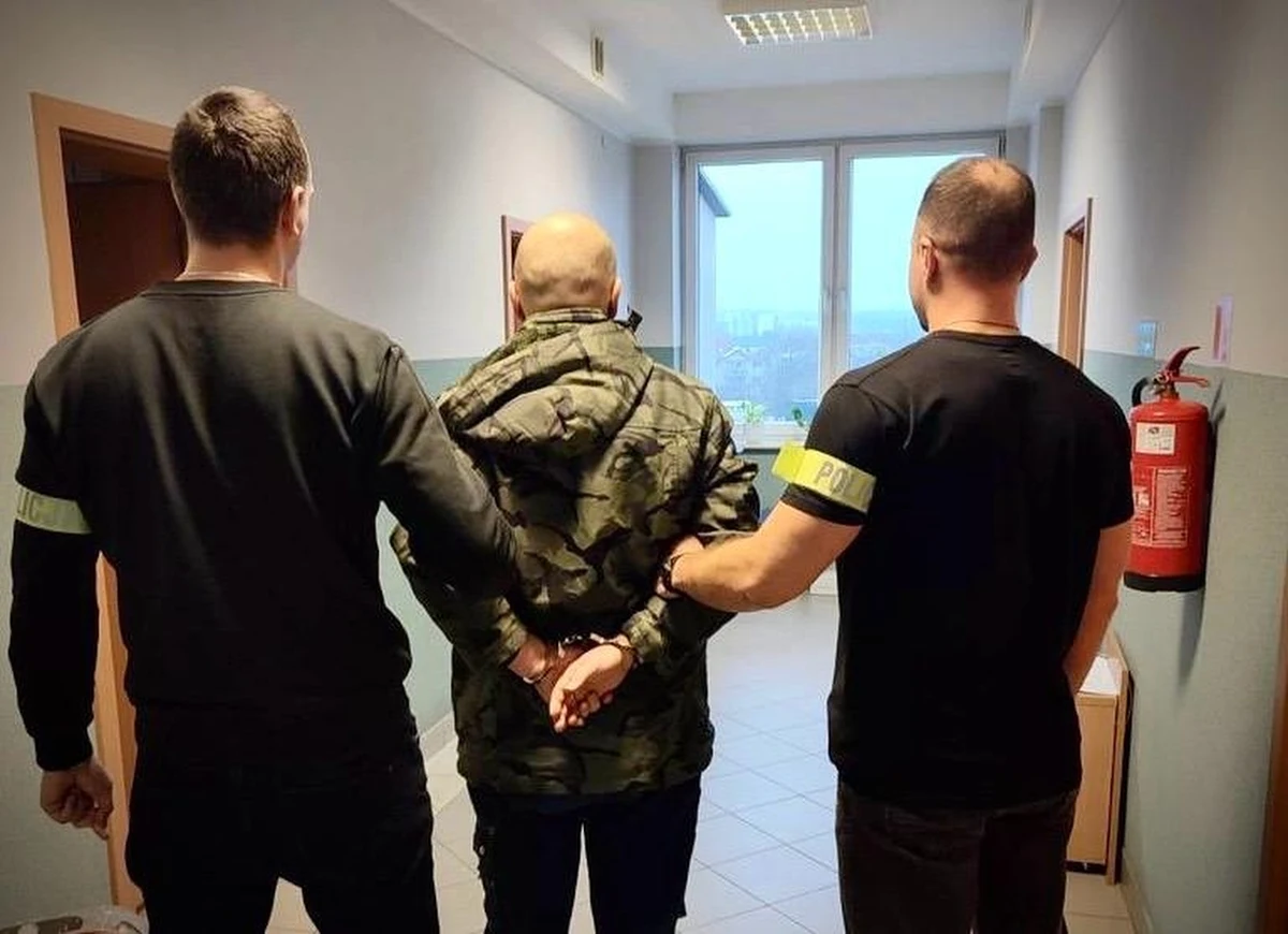 Za uporczywe nękanie i usiłowanie wymuszenia rozbójniczego odpowie 46-latek zatrzymany przez policjantów z Gdańska. Mężczyzna groził 89-latce, wtargnął do jej mieszkania, zniszczył wyposażenie i żądał pieniędzy. Strzelił do kobiety z wiatrówki.  