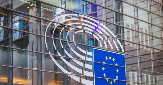 Parlament Europejski przyjął w czwartek propozycję rozwiązań legislacyjnych opracowanych przez Komisję Europejską, które co do zasady mają zobowiązać państwa członkowskie do uznawania prawnego statusu "rodzica" osoby, posiadającej taki status w jednym z krajów UE.