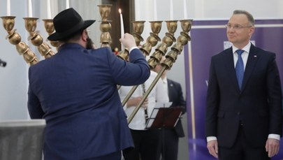 Świece chanukowe znów płoną w Sejmie. Rabin mówił o "rozproszeniu mroku"
