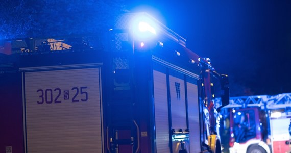 Kobieta zginęła w pożarze w domu będącym częścią zabudowy szeregowej w Lubieniu Kujawskim koło Włocławka (Kujawsko-Pomorskie). Informację na ten temat przekazał dyżurny Komendy Wojewódzkiej Państwowej Straży Pożarnej w Toruniu.