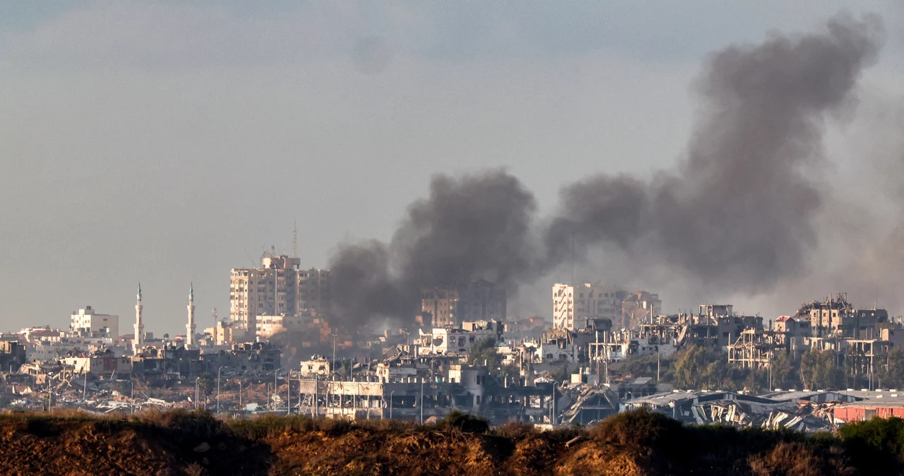 W Strefie Gazy nieustannie trwają ostrzały. Poinformowano o śmierci jednego z zakładników przetrzymywanych przez Hamas