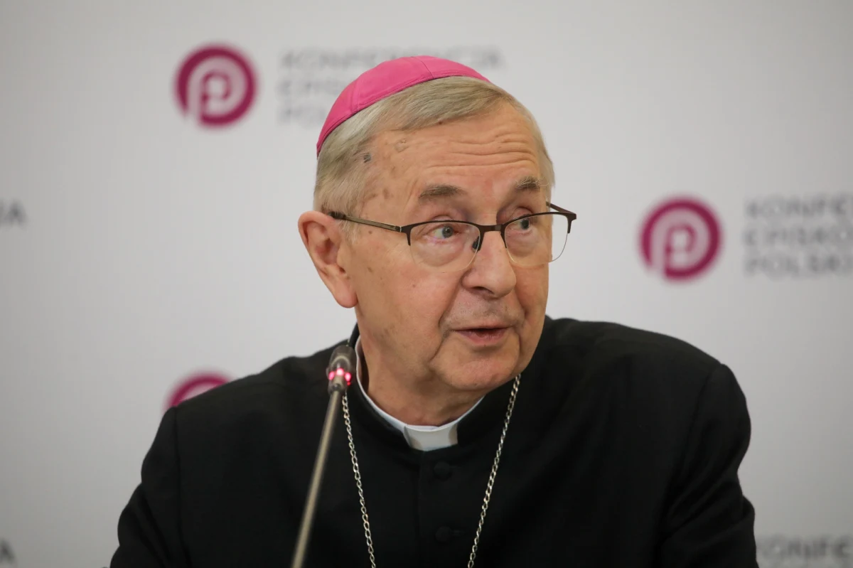 ​Przewodniczący Konferencji Episkopatu Polski abp Stanisław Gądecki zwrócił się do prezydenta Andrzeja Dudy z prośbą o odmowę podpisania ustawy, która zakłada refundację metody in vitro z budżetu państwa, lub skierowaniu jej do TK.
