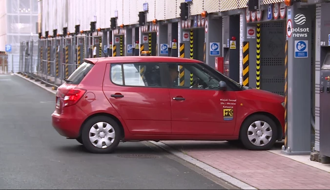 "Wydarzenia": Nowoczesny parking w Katowicach świeci pustkami