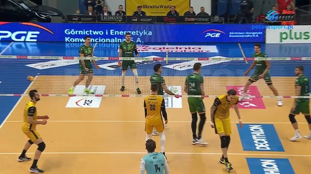 Skrót meczu PGE GiEK Skra Bełchatów – Aluron CMC Warta Zawiercie 0:3 (22:25, 19:25, 21:25) - siatkówka, PlusLiga - 12. kolejka.

