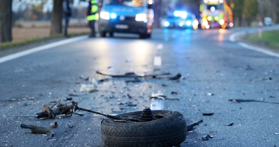 Pięć osób, w tym dwuletnie dziecko, zostało poszkodowanych w wyniku wypadku, do którego doszło w niedzielę po południu w miejscowości Lubuczewo w powiecie słupskim (Pomorskie). Zderzyły się tam dwa samochody osobowe.