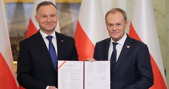 Wydarzenia przyśpieszyły tak bardzo, że dziś trudno już pamiętać, że jeszcze przed tygodniem szefem rządu był Mateusz Morawiecki. Po dwóch miesiącach straconych na urojenia o trzeciej kadencji rządów PiS zastępujący go gabinet niemal z marszu rozstrzygnął sprawy, w których były premier beznadziejnie utknął. Przed rządem Donalda Tuska stoi teraz wyzwanie uchwalenia budżetu. Gdyby nie prezydencko-morawiecka zwłoka, można to było zrobić już kilka tygodni temu.