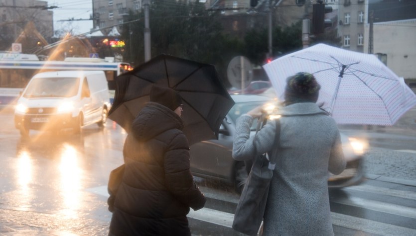  Pogoda nie będzie rozpieszczać. Nikłe szanse na słońce, większe na deszcz