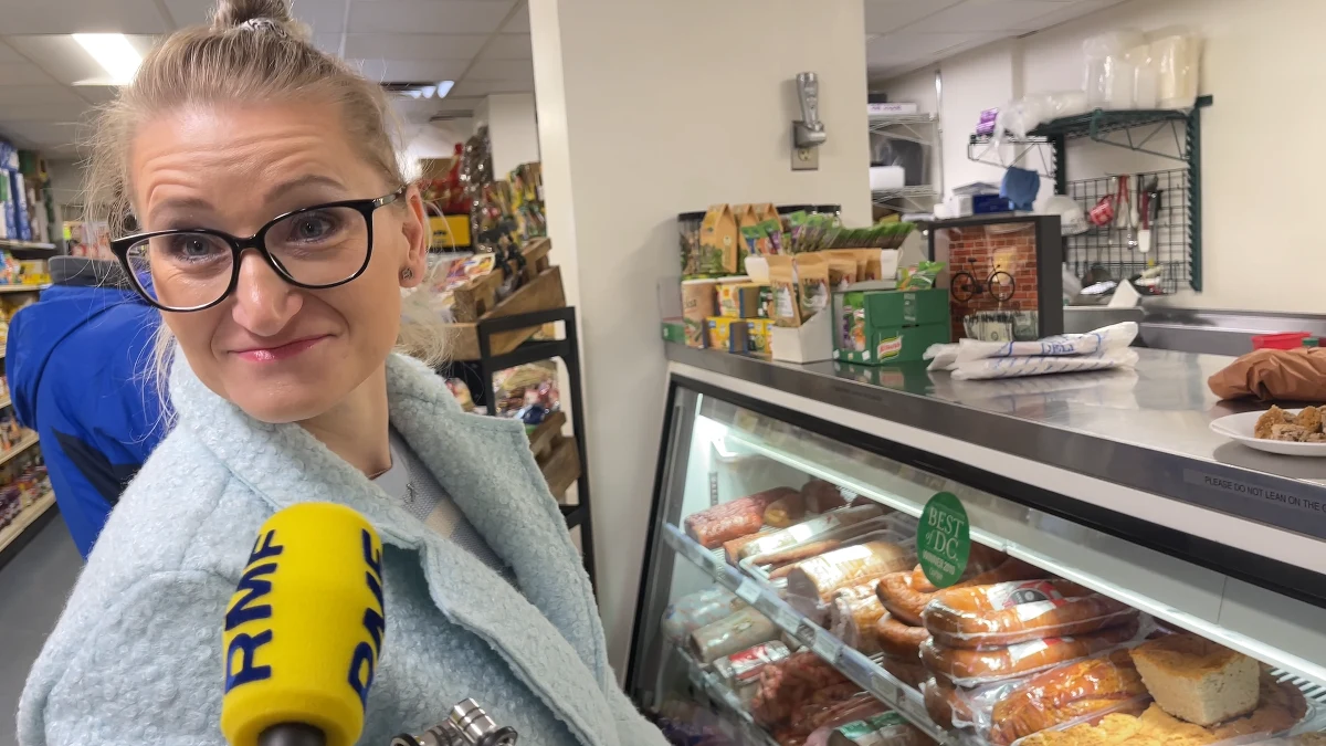 Przedświąteczny ruch w polskich sklepach za oceanem. Nasi rodacy mieszkający w Stanach Zjednoczonych przygotowują się do Bożego Narodzenia. Choć mieszkają tysiące kilometrów od kraju, chcą świąt przypominających te w kraju. 