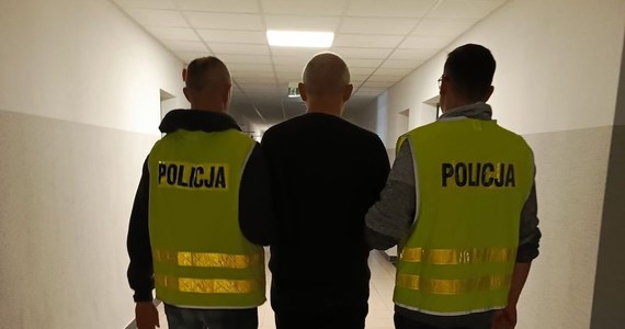 Ponad milion złotych unijnej dotacji wyłudzili członkowie zorganizowanej grupy przestępczej, którą rozbili policjanci z Lublina. Zatrzymano 4 osoby. Podejrzani celowo zawyżali wartość realizowanego projektu, by dostać z UE jak najwięcej pieniędzy.