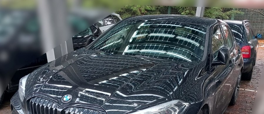 ​Śledczy z Bieszczadzkiego Oddziału SG oraz podkarpaccy policjanci odzyskali luksusowe BMW. Auto skradzione w Hiszpanii odnaleziono na jednym z rzeszowskich parkingów.