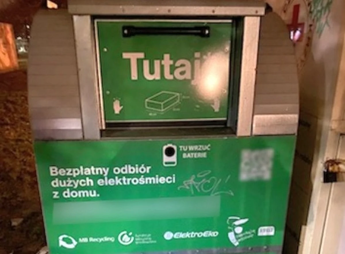 ​Strażnicy miejscy dostali wezwanie, że w jednym z kontenerów na elektrośmieci uwięziony jest kot, który przeraźliwie miauczy. Okazało się, że nie był to żywy zwierzak, tylko zabawka elektryczna, z której nie wyjęto baterii.