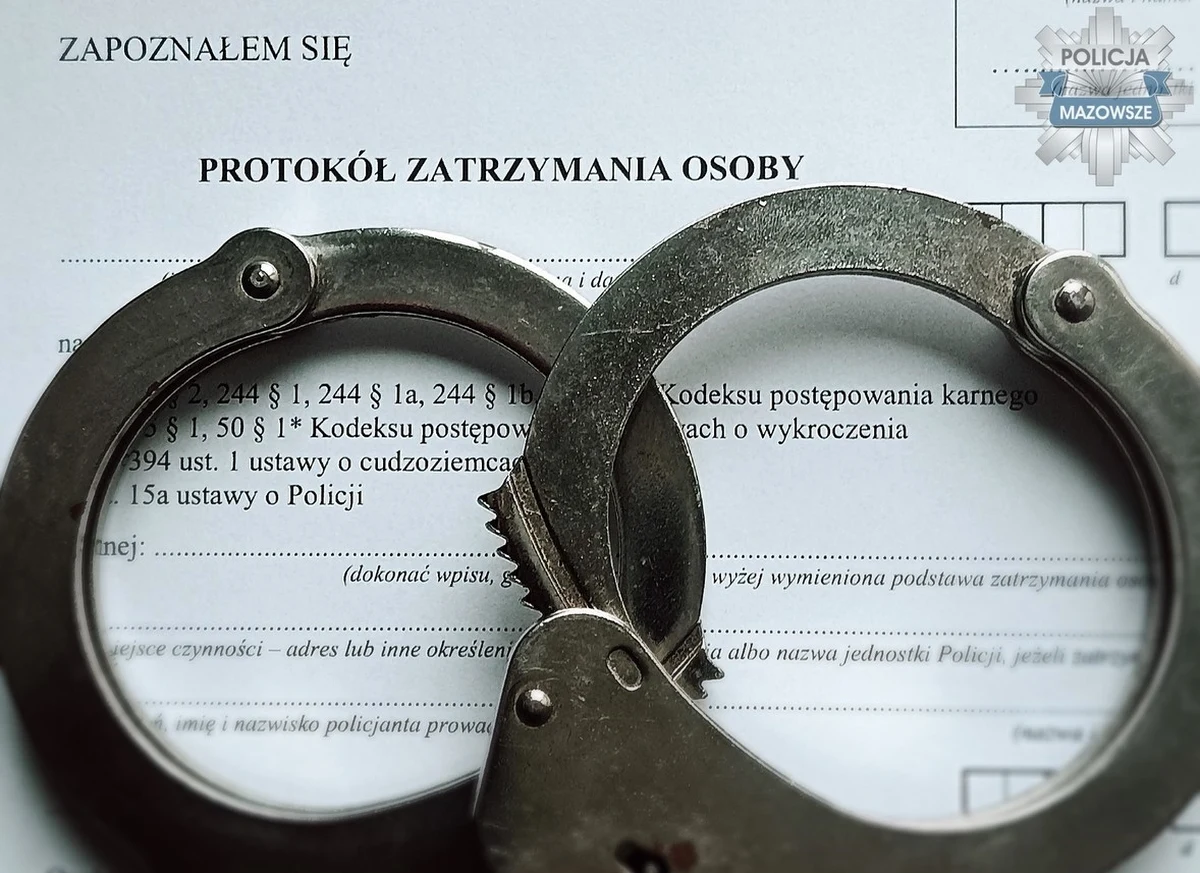 ​Mimo 5 wydanych przez sąd dożywotnich zakazów prowadzenia pojazdów, 32-latek z pow. sochaczewskiego (Mazowieckie) znów wpadł w ręce mundurowych, gdy prowadził samochód po pijanemu. 